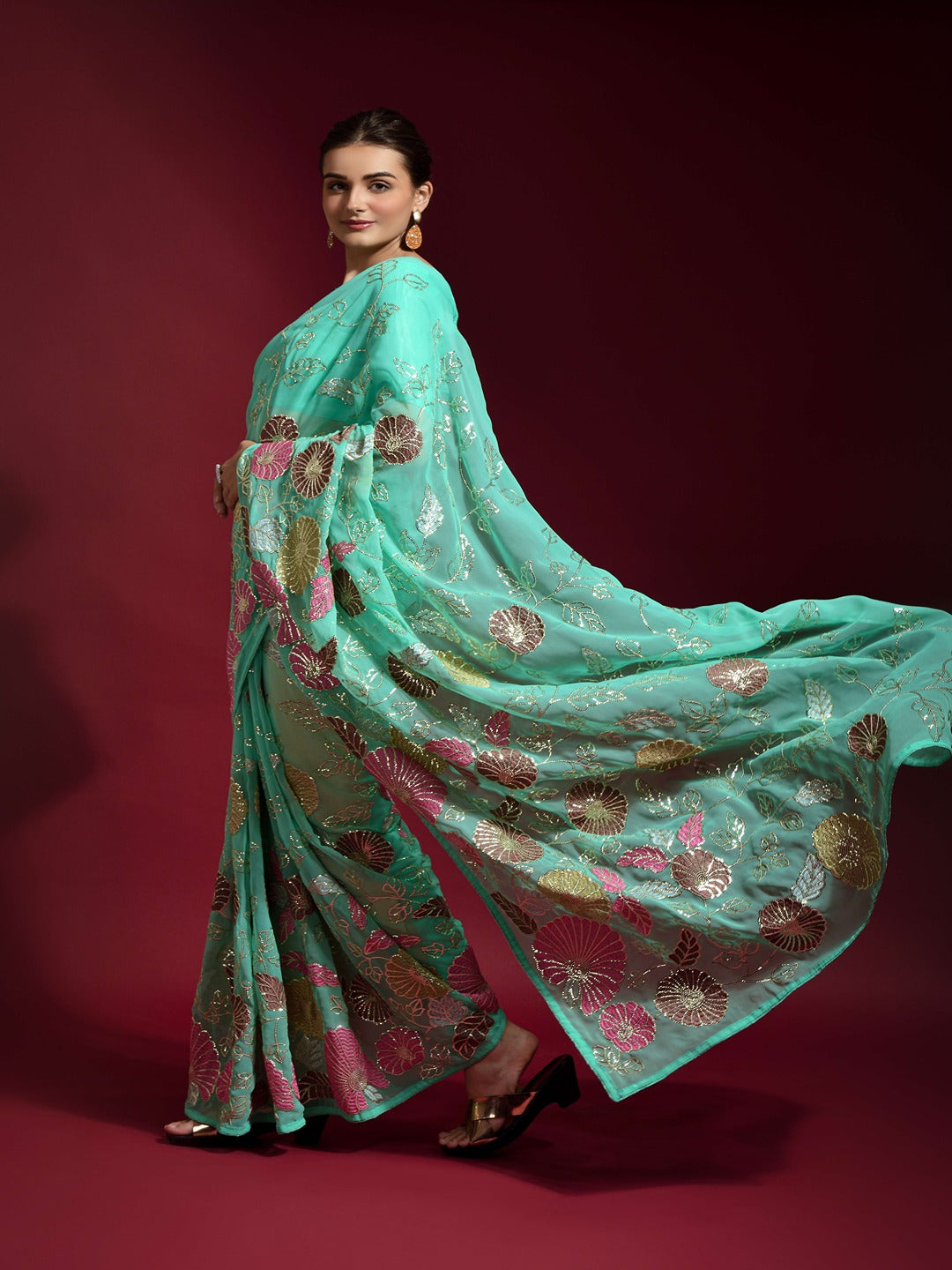 Women Sky Blue Floral Embroidered Saree